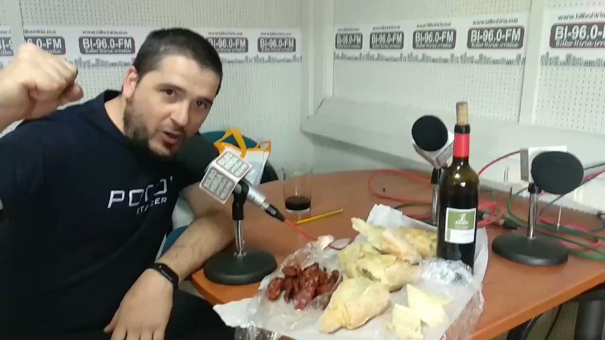 Beste POTTO bat joan da. Gaurkoan, @korrika ren ale batzuk (Maialen + Aroa), Deustuko jaietako bertso-jaialdia (@joneurialbizuri , @anderanakabe , Andoni Egaña, @onintzaenbeita + @ielortza) eta Diman izandako bertso-poteoa (@asarriegi+ Beñat Ugartetxea)
#bilbohiriakberea