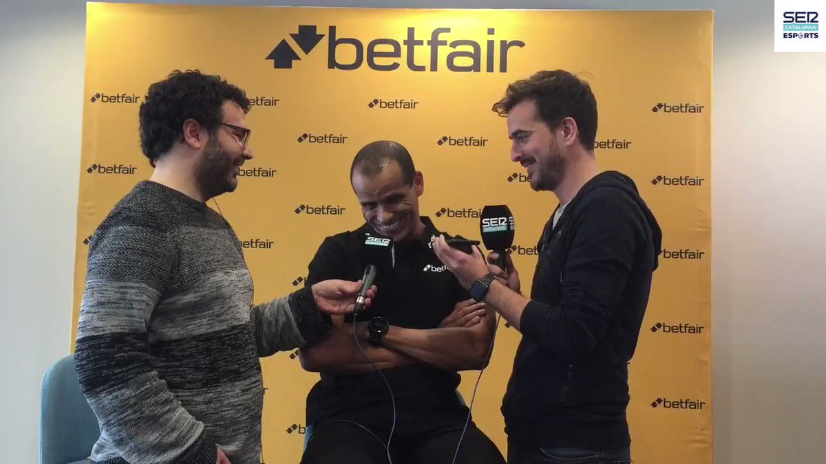 ⚽️ Rivaldo i Cañizares reviuen la xilena 18 anys després al 'Què t'hi jugues!':
@santicanizares: "Me has hecho el gol más bonito que me han marcado en mi carrera".
@RIVALDOOFICIAL: "Pido una pequeña disculpa..."