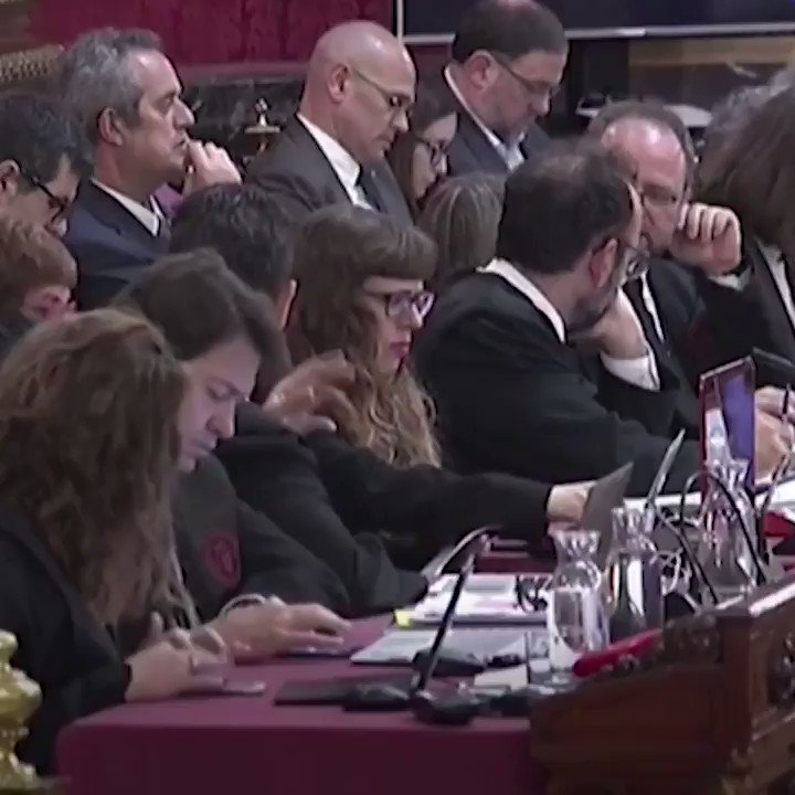 Manuel Marchena, presidente del tribunal, ha explicado que no es fácil gestionar las citaciones de los más de 500 testigos previstos en este proceso y que si la repetición de un testigo sólo se ha producido una vez hasta este momento "todo va bien" http://ow.ly/i0EV30osuYT
