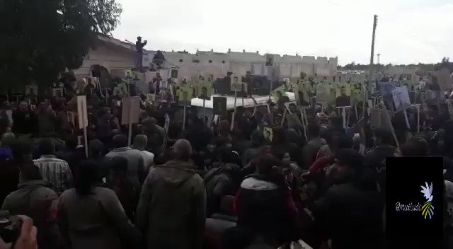 Displaced #Afrin residents gathered in front of the Russian military post in Shahba region, North Aleppo today holding Russia responsible of the situation in the city and demand return to their homes #TwitterKurds #Syria