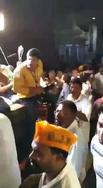 It is shocking to see @nsitharaman ji's campaign vehicle stoped in minority region in Kerala and forced to go back.
It shows the intolerance of them towards Hindu outfits and leaders.