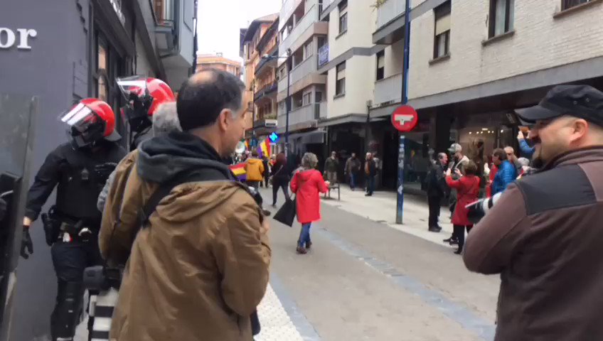 Hay otra versión de lo ocurrido en #Rentería... y tengo todo el derecho a no creer @CiudadanosCs, ni a @Albert_Rivera ni a ninguno de los que pactan con #DonPelayo