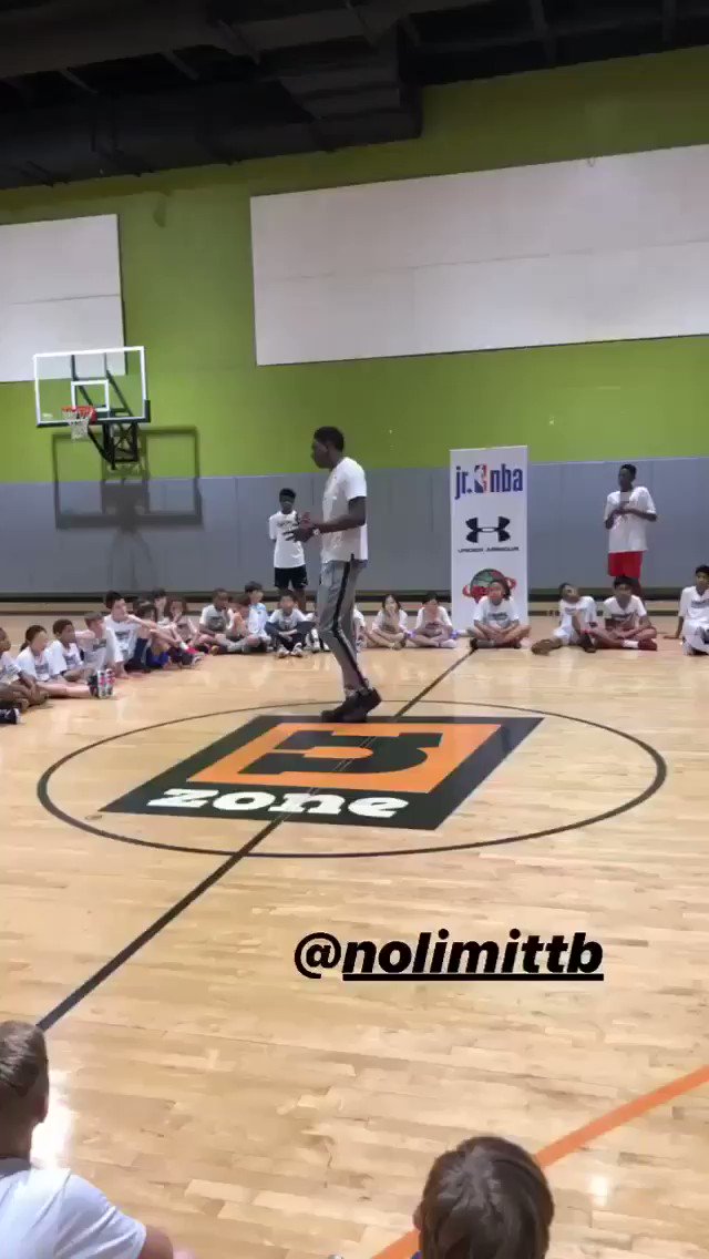 #Wizards' Thomas Bryant (@nolimittb31) stresses importance of learning & hardwork at a Jr. NBA event 👏
"I learned as much as I can from my coaches, from my teammates, from @RealDealBeal23 to @JohnWall ... My dedication to just always work as hard as I could each and every day."
