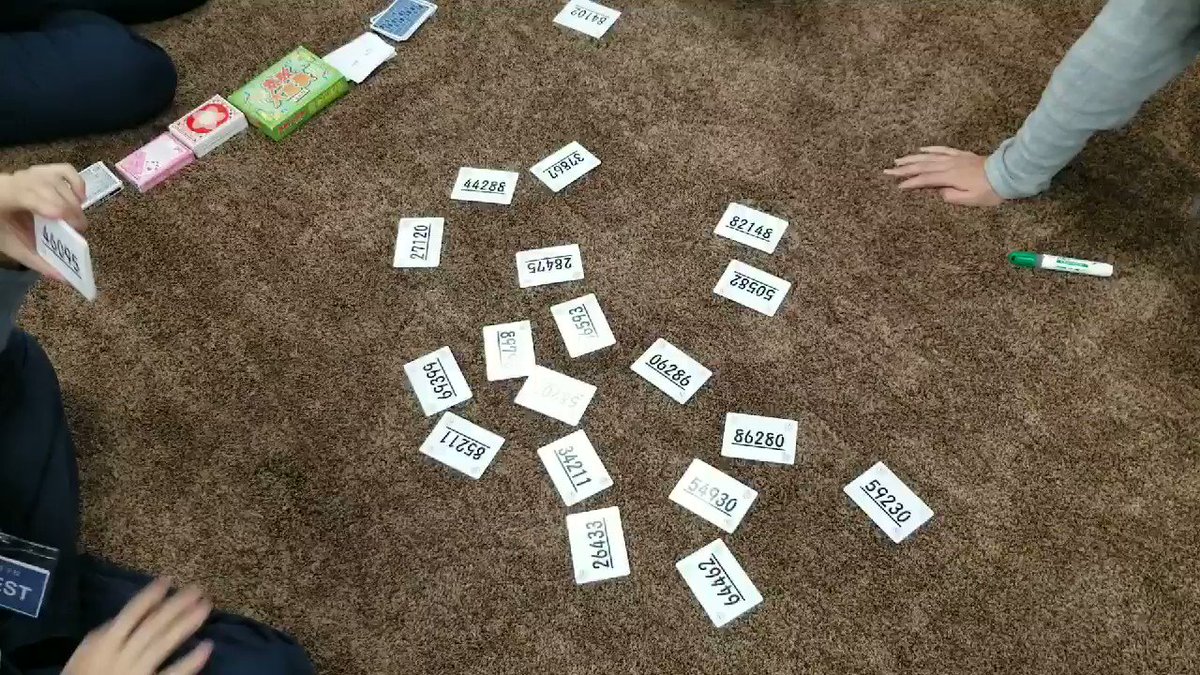数字だけ…「円周率カルタ」。読み札も取り札も数字だけってそうとう難しいのではと思いながらも気になっています。