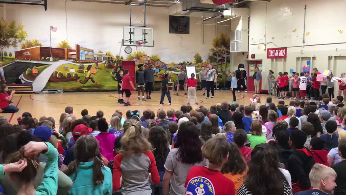@PotterGrayPride March Madness winners take on the Celebrity team of Coach Fields! #MarchMadness #cultureofawesome @