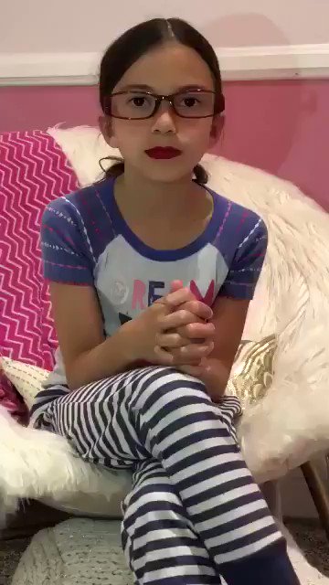 OMG ๐ฏ An AOC mini-me! She nails it! #Priceless