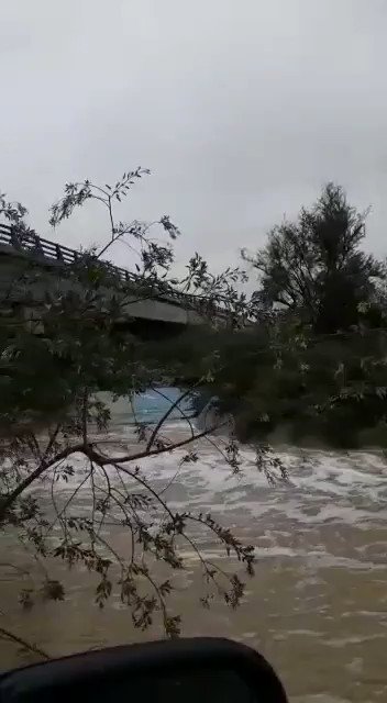 Estado de la Rambla de Tabala en este momento a su paso por la zona de Zeneta.(Murcia).