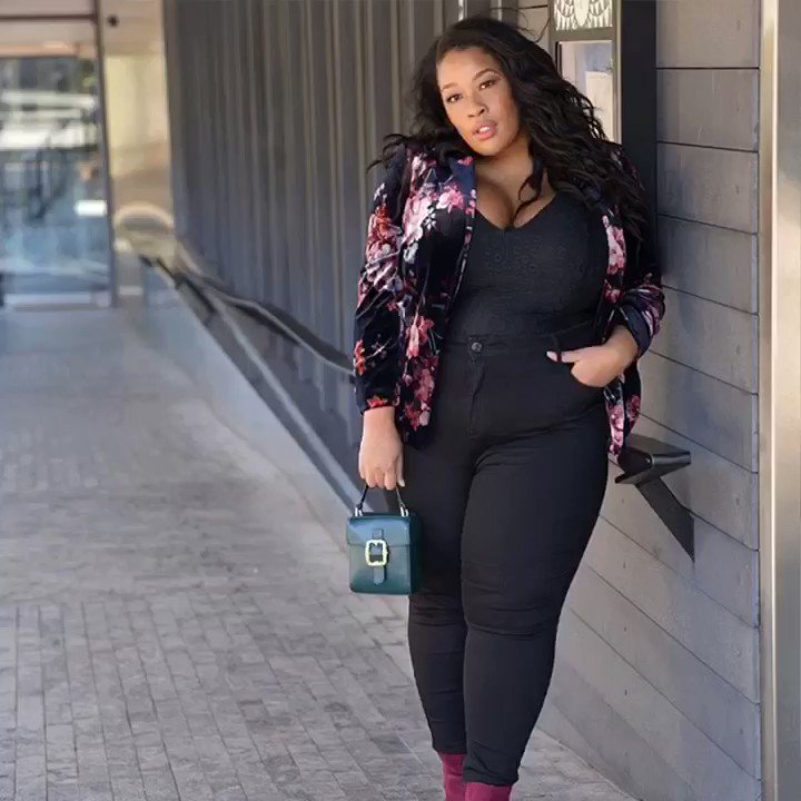 Body and style #goals, @essiegolden_ will be speaking at our #BeautyCarnival. And with only seven days left until the event, it’s time to secure your tickets: http://ow.ly/oxCs30ounBc