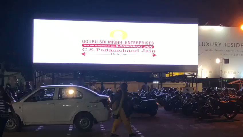 #100teaser is being screened in a huge LED at Sathyam Cinemas.. #100TheMovie Promotions on LIT mode..
@Atharvaamurali @ihansika @samanton21 @samcsmusic @Auraacinemas @VanquishMedia__
