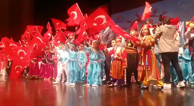 23 Nisan Ulusal Egemenlik ve Çocuk Bayramı Mersin'de çoşku içinde kutlandı.#BenÇocuğum @MikailEREN33 @BaykalBasdemir @emreduru33 @serbulentsevdi @MersinMEM @AdemKoca46 @aliihsansu_ @tcmeb @safran1958 @hmzaydg @ibrahimer_meb @ziyaselcuk