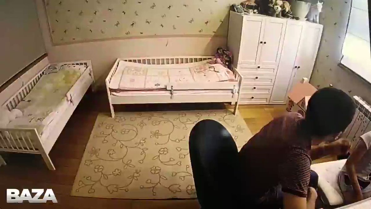 Скрытая камера у сестры в комнате изображение 177
