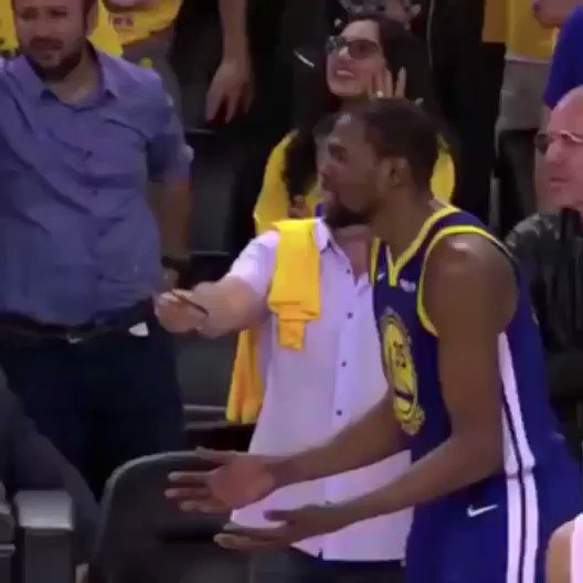 Overtime (@overtime) on Twitter photo 25/04/2019 05:10:49 These fans were tryna give the ref their glasses 🤣 (h/t @BenWittenstein) These fans were tryna give the ref their glasses 🤣 (h/t @BenWittenstein)