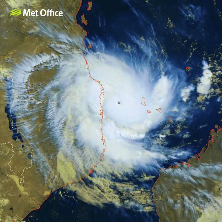 Cyclone #Kenneth is about to hit the coast of #Mozambique bringing damaging winds and torrential rain. We are working with @DFID_UK to predict the impact of the cyclone. For regular updates follow @metofficestorms