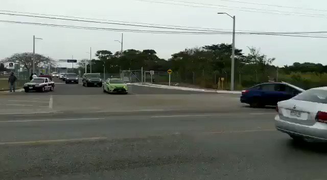 “Andar rodeado de guaruras es ser un político fantoche. Eso ya se acabó. A mí, me cuidará el pueblo.”
Así arengaba en sus discursos el Peje agitando su dedito.
Efecto bumerán, le golpea el rostro otra vez.
#AMLOFantoche
PD. Y no soy bot. 🤷🏻♂️👇