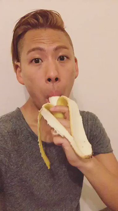 Anyone wanna try my deep throat? I can handle huge banana and going very deep ???? retweet it if you