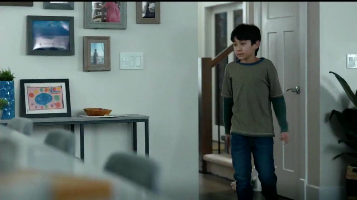 .@KraftHeinzCo should not use its marketing to discourage healthy eating for kids. In this ad, Kraft Heinz suggests that families should replace salmon with cheese-covered tacos. Children are too often served the least healthy foods, like mac & cheese & french fries.