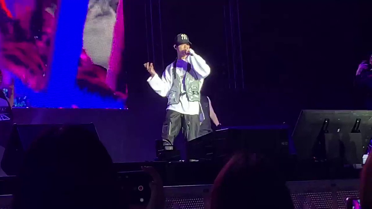 (x)clusive (@sgXCLUSIVE) on Twitter photo 2019-04-30 13:09:45 Kuanlin performs #별짓 #LIKEASTAR #LAIKUANLINGoodFeelinginSG Kuanlin performs #별짓 #LIKEASTAR #LAIKUANLINGoodFeelinginSG