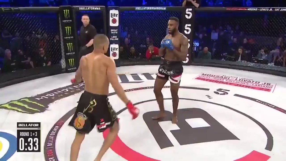 Raymond Daniels Vicious KO sequence ...Fients Spinning Roundhouse, Seeβs the gaurd drop and bombs a right hand #BellatorBirmimgham