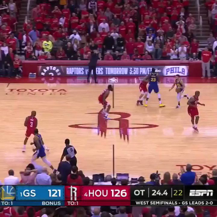 The Rockets' bench after Steph's missed dunk 🤣
