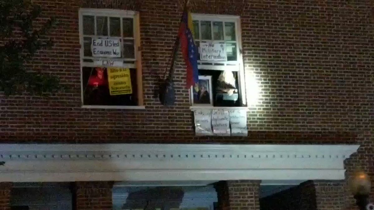 Alex Rubinstein (@RealAlexRubi) on Twitter photo 07/05/2019 03:53:15 Here's what the opposition's spotlight menacing looked like from the outside Here's what the opposition's spotlight menacing looked like from the outside