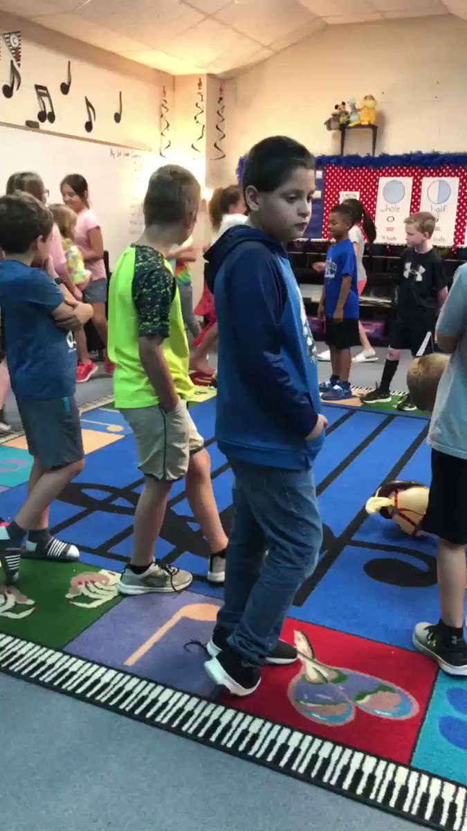 Ss took turns using stick horses purchased by @robinson_ef to demonstrate AABA form of “The Wild Horseman” by Schumann! @ElemRob #Robinsonisd #risdres
