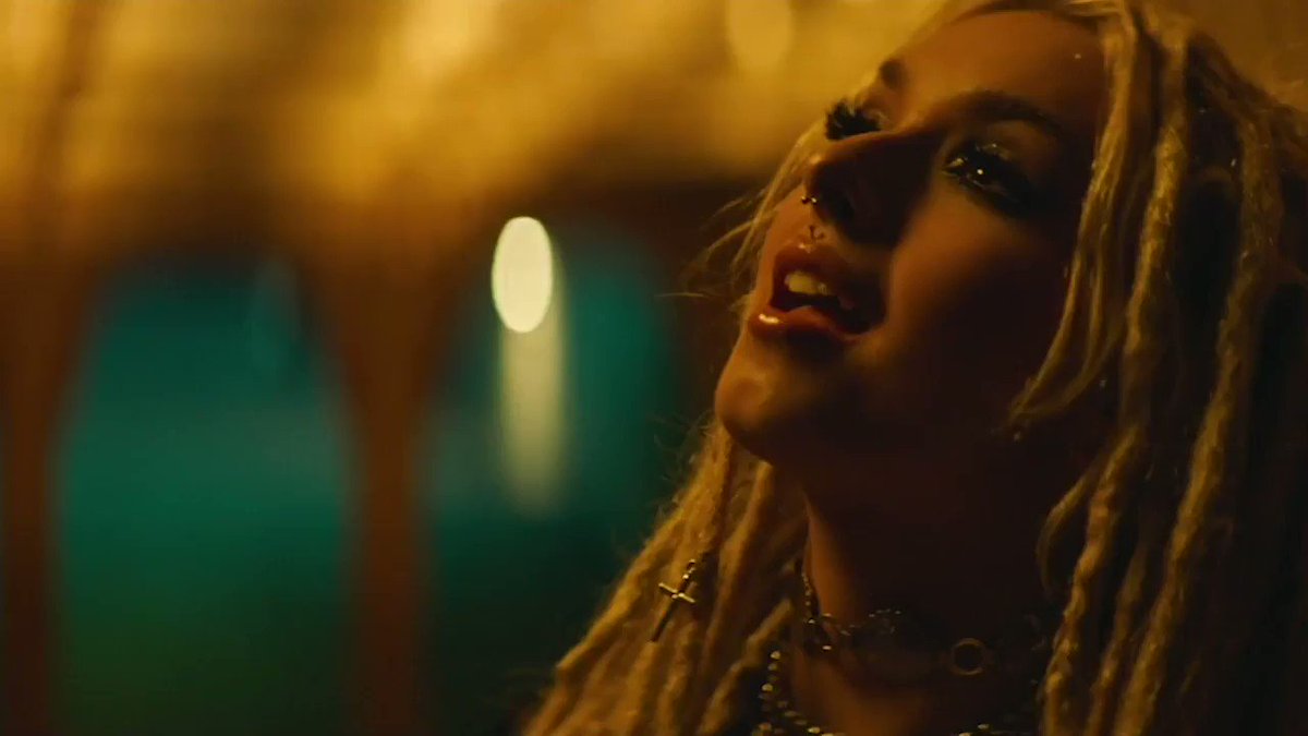 .@DisneyMusic .@disneyaladdin .@ZhaviaWard āA Whole New Worldā Out Now! Film in theatres May 24!