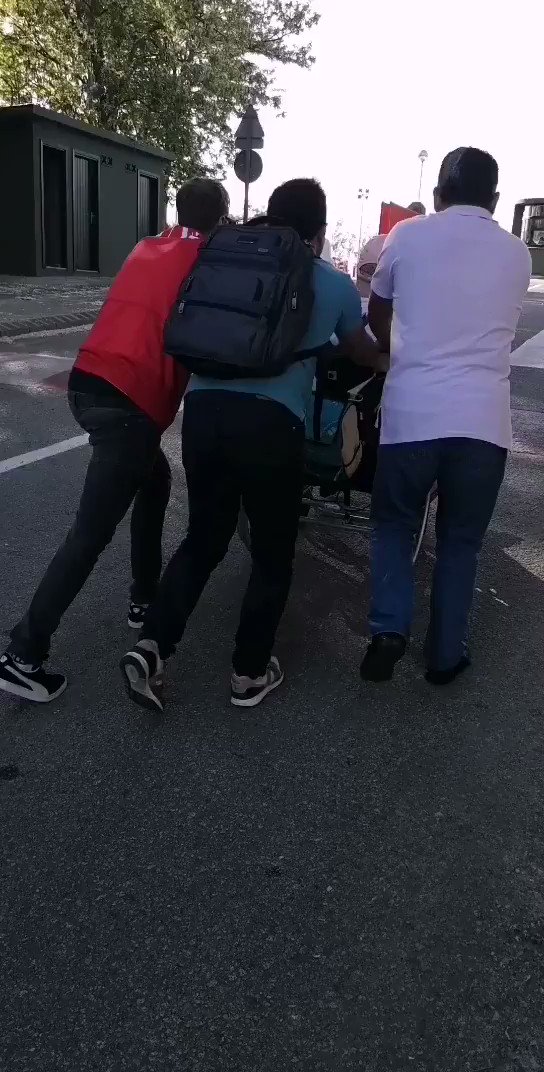 It was a great moment from the champion himself sebastian vettel on his way out of the circuit leaving his car in the side to help some fans up to the hill @F1 @khalilracing @FirasNimri #SpanishGP