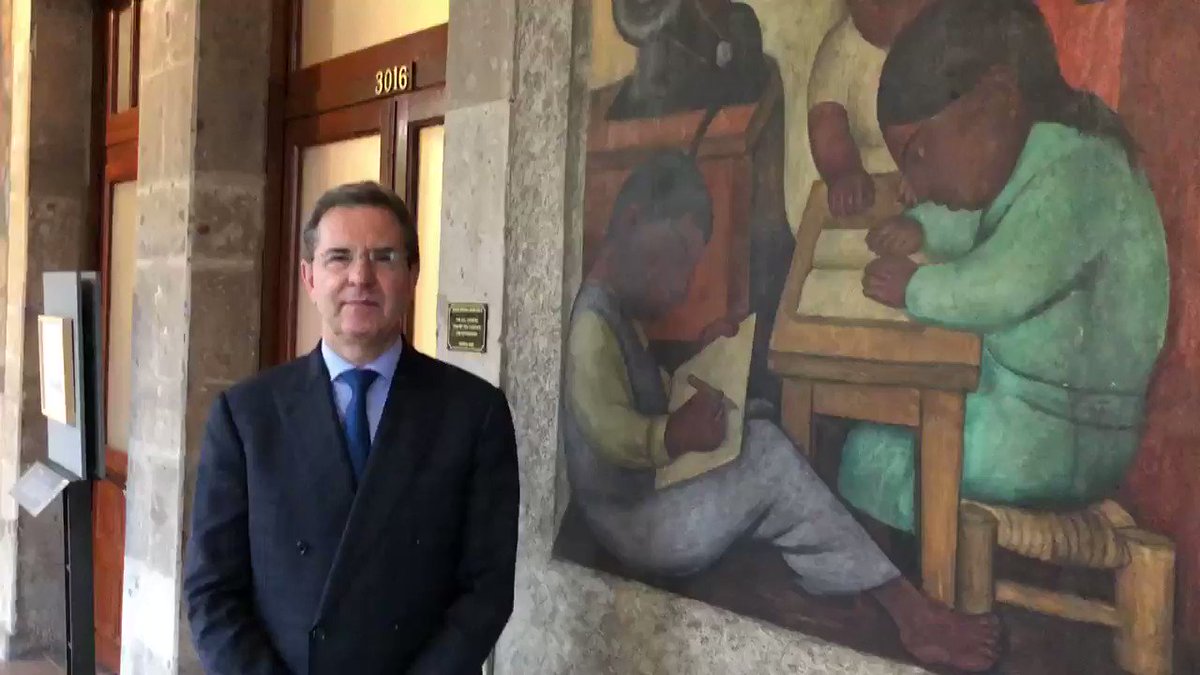 Los que ganan con la aprobación del #AcuerdoEducativo nuestras niñas, niños, adolescentes y jóvenes así como las miles de maestras y maestros mexicanos.