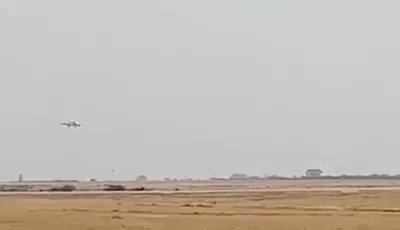 An Embraer 190 (XY-AGQ) Myanmar National Airlines, flight #UB103 from Yangon to Mandalay, landed with its nose gear retracted at MDL airport today, May 12th. No injuries reported. Video: Swee Ty (via Arkar Phyo). @jonostrower @JacdecNew @AviationSafety @SpaethFlies @AirlineFlyer