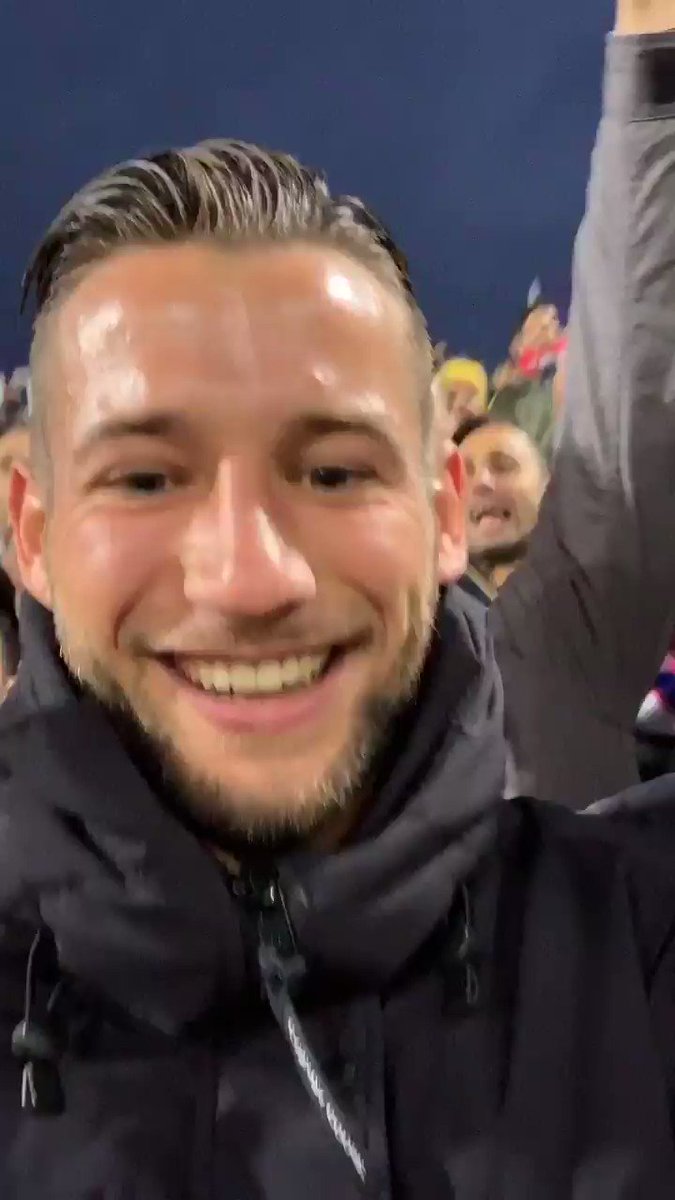 🇮🇹 Grande vittoria! Mi sono divertito con i tifosi durante la partita 🔴🔵 @BfcOfficialPage
🇳🇱 Drie puntennnn! Even leuk met de fans tijdens de wedstrijd 🙏