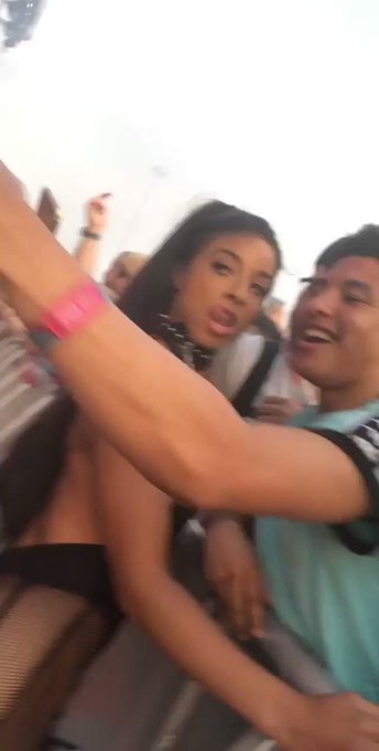 Day 3 Rolling Loud https://t.co/l1Cj9CfA2V<a href="/tag/views"class="tags"><span>#views</span></a>