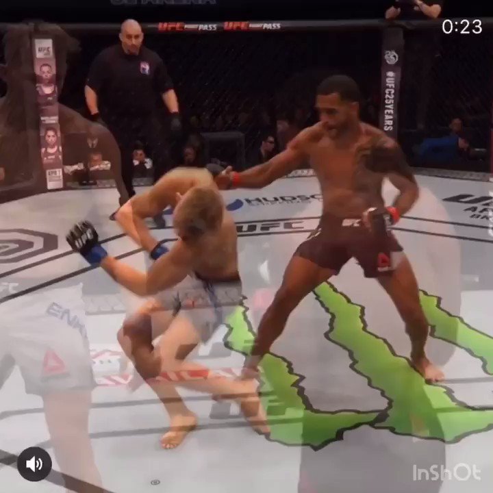 Fight week!!! Flying the flag for my ๐ฌ๐ง people.
Iโll fight anyone, anywhere, anytime!
Donโt Get it twisted, you might just get your head top twist off. @UFCEurope ๐ค#teamchocolate