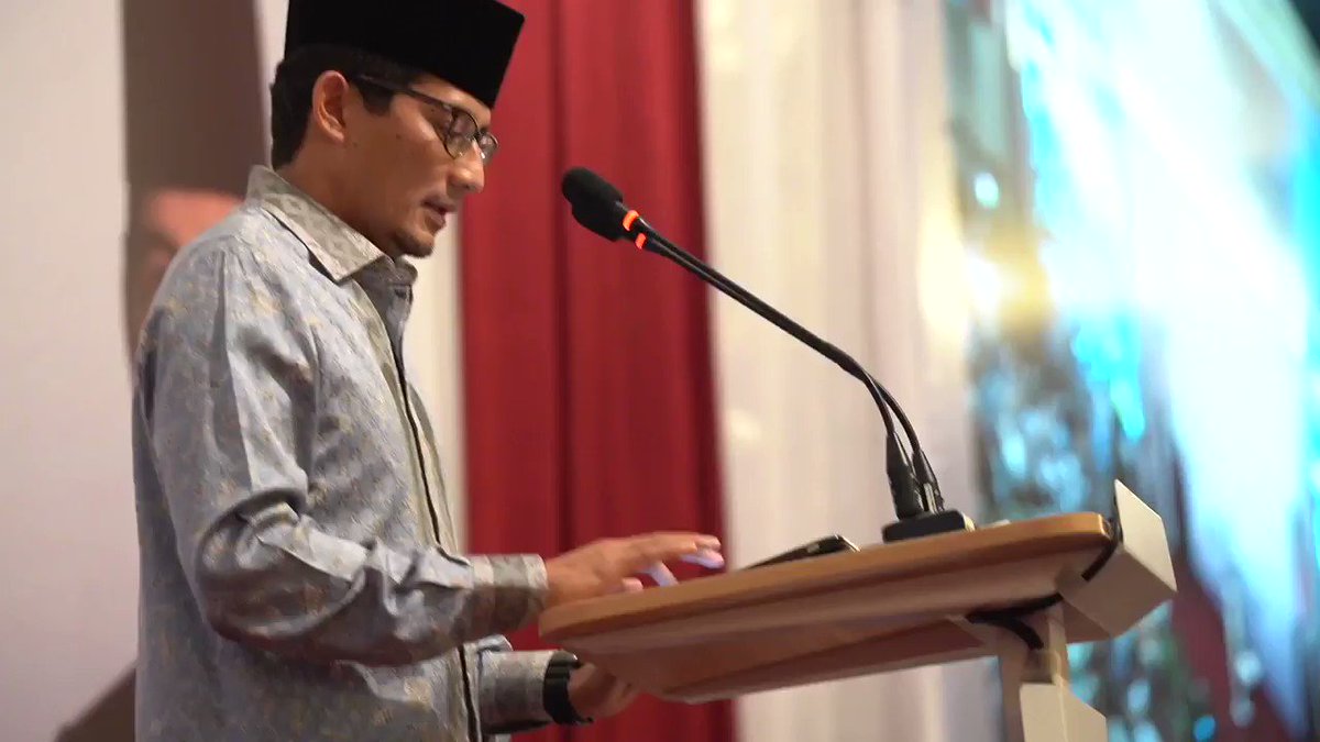 Saat mendampingi Pak @prabowo dalam mengungkap fakta-fakta kecurangan Pilpres 2019 tadi sore, kami kehadiran tamu yang sangat menginspirasi kita semua. Ia adalah Ibu Minurlin, istri dari Eks Danjen Kopassus Agus Sutomo.