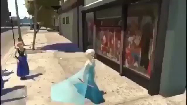 elsa começando a ditadura gay depois de ser desmascarada pela damares