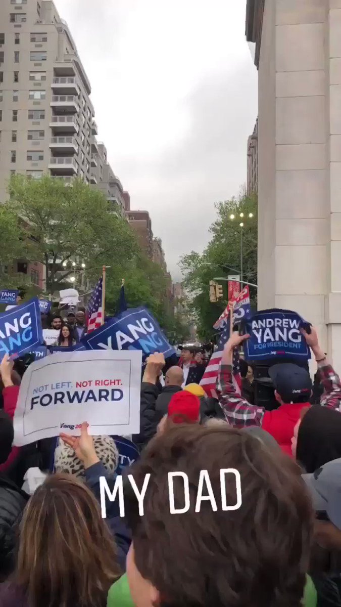 When you see a potential candidate with actual solutions @AndrewYang
#andrewyang #yanggang #math #rally #candidate #forward #mydad #yang #spreadtheword #andrew #meme #my #future #president – at Washington Square Park