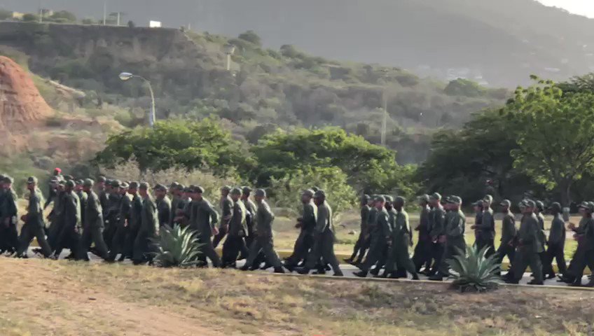 Imponente Marcha Militar de la Lealtad con los hombres y mujeres de nuestra gloriosa #FANB. Una muestra de la máxima cohesión, unión, disciplina y obediencia del Poder Militar a la Patria y a su Comandante en Jefe. ¡Nuestra Victoria Siempre Será la Paz!