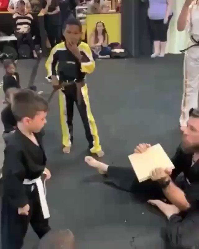 OK...how can you not be moved to happy tears by this? THIS defines love, connection, and support. It's PERFECT