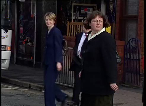 #OTD 2001. Labour Manifesto Launch.
Deputy Prime Minister @johnprescott is hit by an egg after encountering pro-fox-hunting protesters in Rhyl. He responds with a left punch.
Prescott later tells Blair 'well you asked me to go out and connect with the electorate'.
