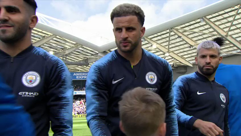Anthony Knockaert's small fella kissing Sergio Aguero is the cutest thing you'll see today...(: @ManCity)