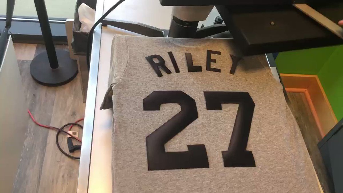 To celebrate @austinriley1308’s MLB debut last night, we’re giving away a custom Stripers Riley shirt!
RT for a chance to win!