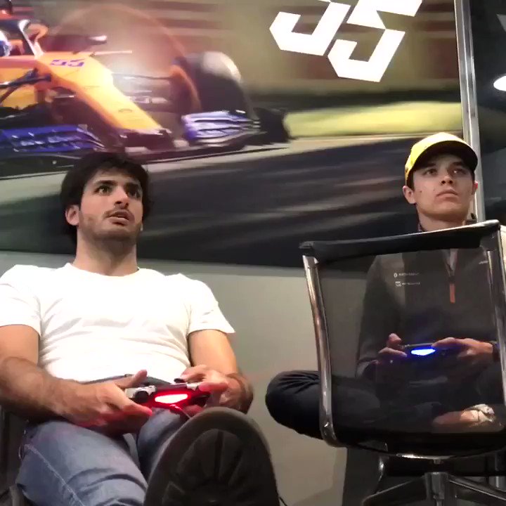 ⚽️😂 Who can relate? @LandoNorris // Alguien se siente identificado? @McLarenF1 @EG00 @PlayStation
New column! https://www.formula1.com/en/latest/article.behind-the-scenes-with-carlos-sainz-fifa-archery-and-that-radio-message.3chG5c3GsyWceXiCKU0sSs.html …
#carlo55ainz #spanishgp