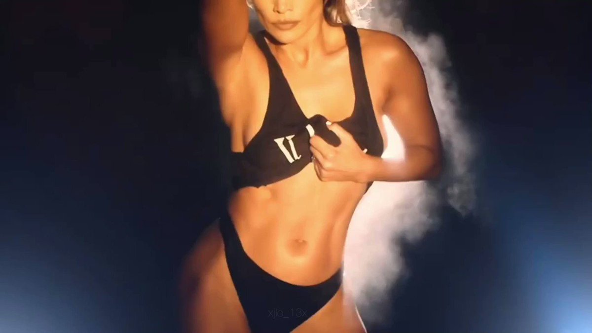“The hottest...💁🏽‍♀️🔥
This remix...🤤 @JLo https://t.co/NcTheYQ8...