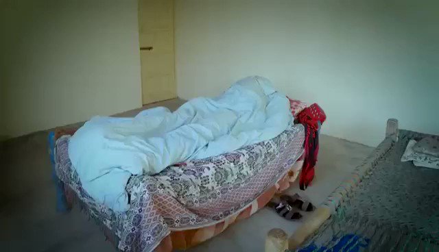 اعلان- فيديو تثقيفي باكستاني عّن شيطان الصلاة وكيف يجمل النوم في عينك عشان ماتقوم للصلاة بس عاجبني فكرة تمثيل الشيطان ولو انها باقل التكاليف