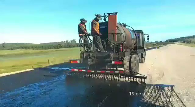 Domingo não é dia de descanso para os militares do 1º Batalhão Ferroviário que atuam na duplicação da BR116 entre Guaíba e Tapes (RS). Confira parte do trabalho de hoje. #SeuExércitoNuncaPara #engenharia #BR116 #duplicacão