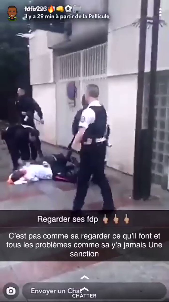 #LEVALLLOIS Un jeune de 19 ans originaire du quartier de Youri Gagarine a eu plusieurs des convulsions après avoir reçu plusieurs coups par des policiers.
La famille est toujours sans nouvelle du jeune.