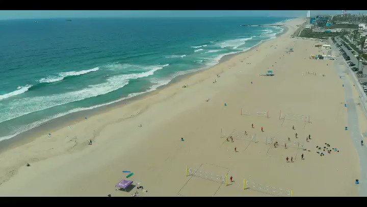 Hit the link to watch the full video on my YouTube channel! https://youtu.be/CbIJEVdI_Vw
.
.
.
.
#vasilismanjuranis #losangeles #california #america #dailyvlog #greekvlogger #greekyoutuber #lax #droneshot #droneshots #dji #djimavicair #travel #traveler #traveling #exploringtheglobe