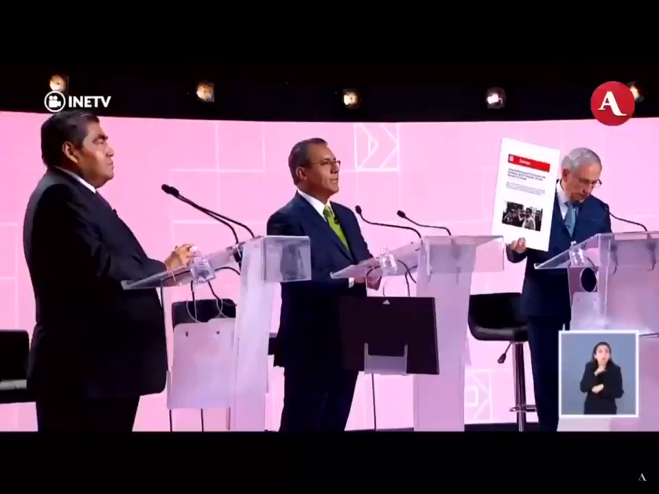 El corrupto @MBarbosaMX acaba de regañar a @AristeguiOnline por “permitirle” a @acostanaranjo que hablara de su casa de 30 millones de pesos en Coyoacán. Que no es de interés periodístico, dice.Tienen que escuchar esta joya que pinta su autoritarismo de cuerpo entero:
