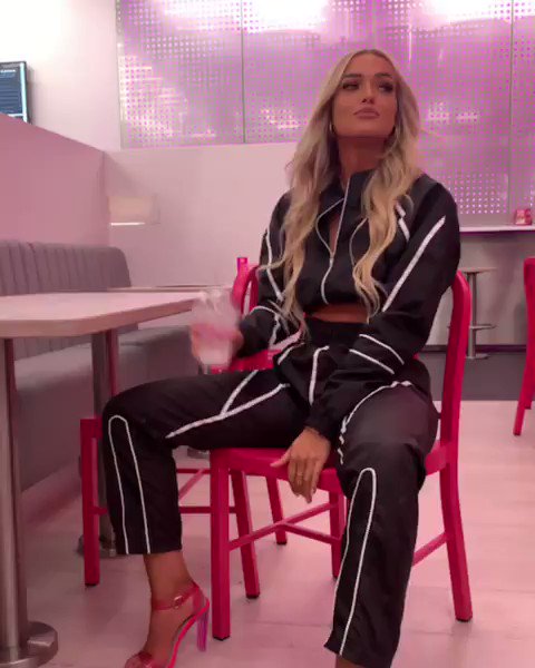 When athleisure meets chic.Credit: https://www.instagram.com/mary_bedford/ Shop the look - Jacket - https://urlzs.com/Ti4uq Trousers - https://urlzs.com/bn7MH #فاشن #موضه #بوهومينا #الخليج #ملابس_رياضية #شيك #الامارات
