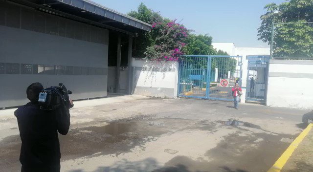 #LiguillaW¡Los jugadores del América rompieron filas tras quedar eliminados! Guido Rodríguez abandona las instalaciones de Coapa.@GuzmanGassoW