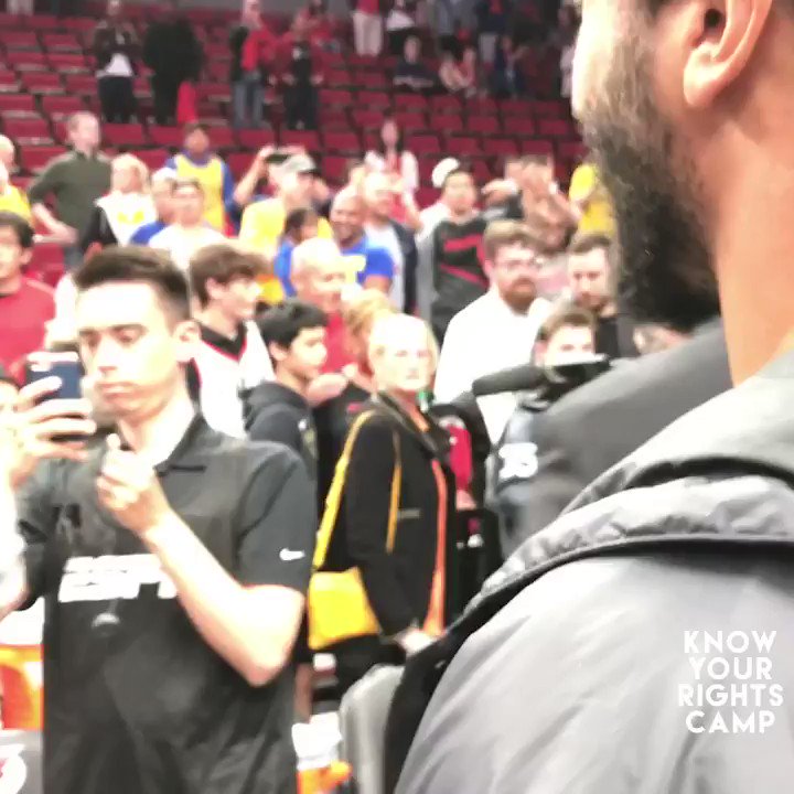 ❤️❤️❤️ @StephenCurry30 stops with baby Canon to show love to @Kaepernick7 after the @warriors win, "Say wassup to Colin...You'll know about him sooner or later" #imwithkap
·
🎥: @djtonedef https://instagram.com/p/BxtqGCnHFn9/Â